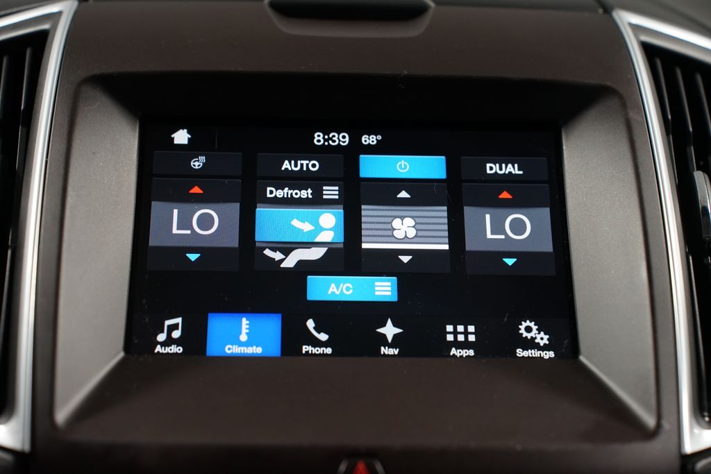 Thumbnail: 2016 Ford Edge - 21