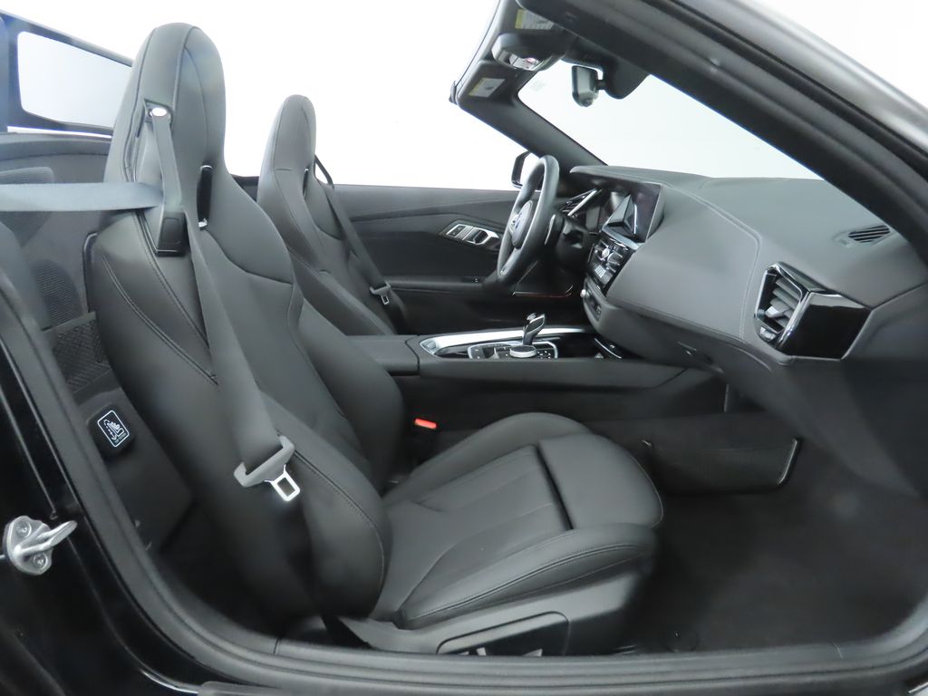 Thumbnail: 2023 BMW Z4 - 28