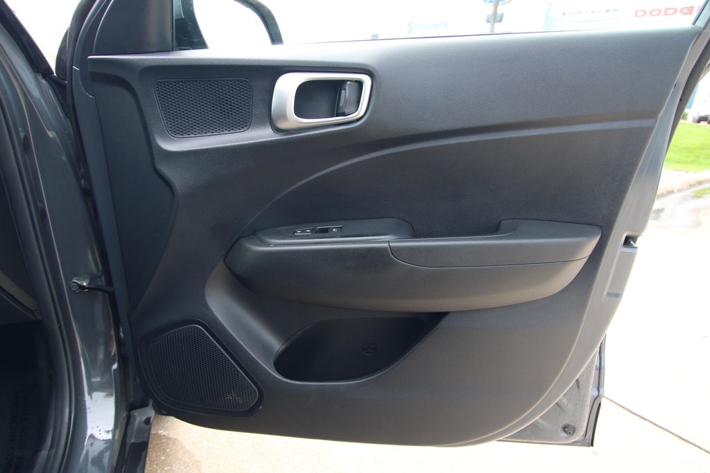 Used 2025 Hyundai Venue SUV