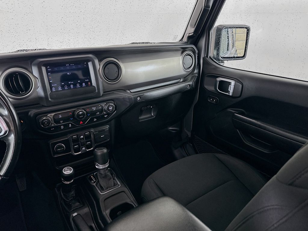 2020 Jeep Gladiator Sport 22