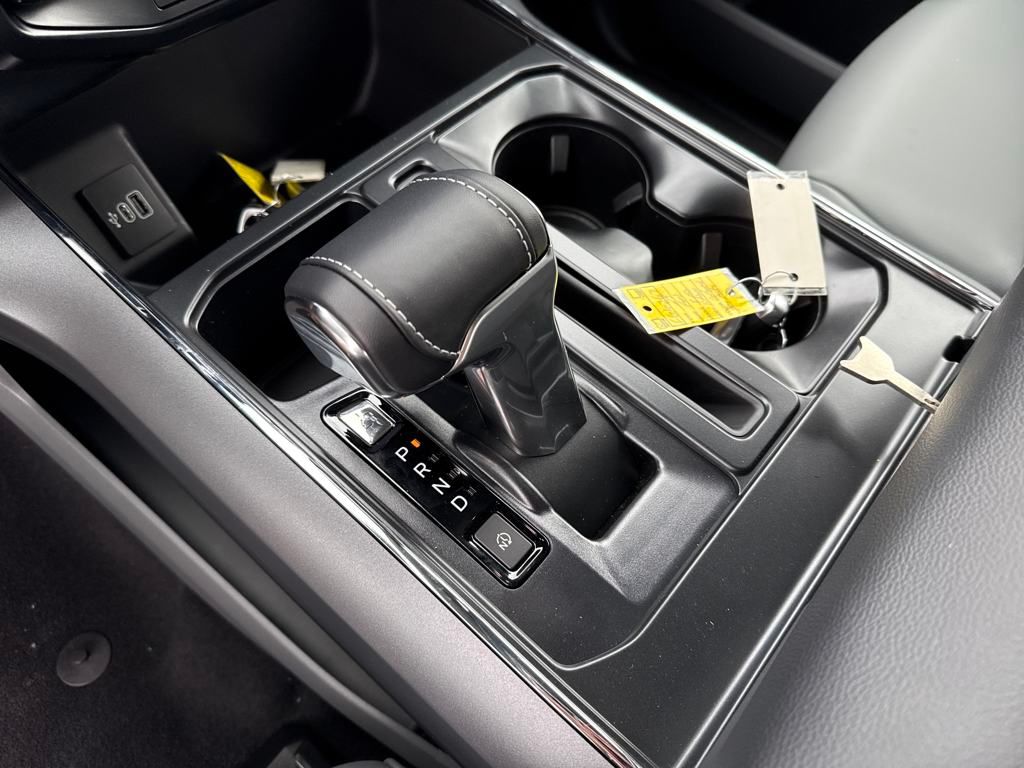 2025 Ford F-150 Lightning photo 23