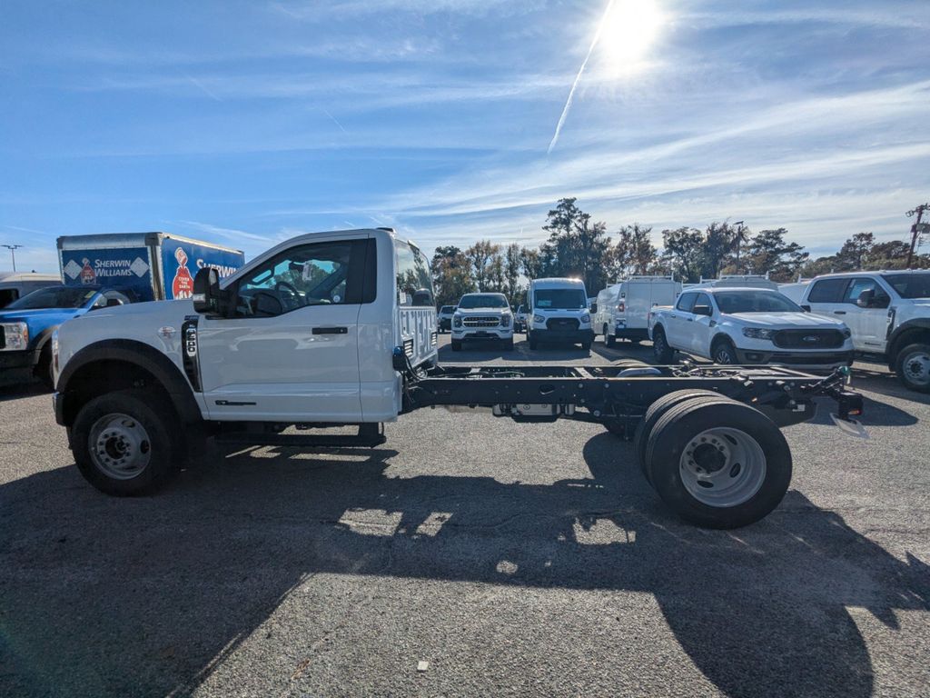 2025 Ford F-600 Chassis XL