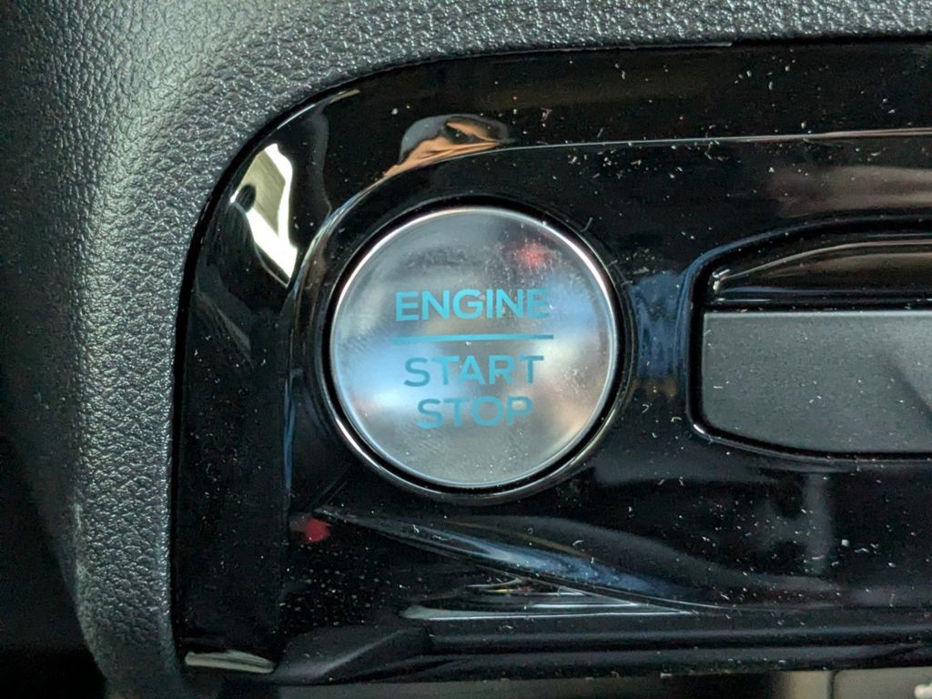2025 Ford Escape ST-Line Elite