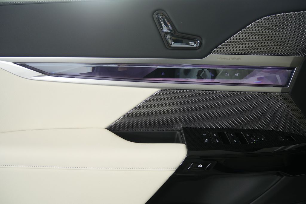 Thumbnail: 2026 BMW 7 Series - 8