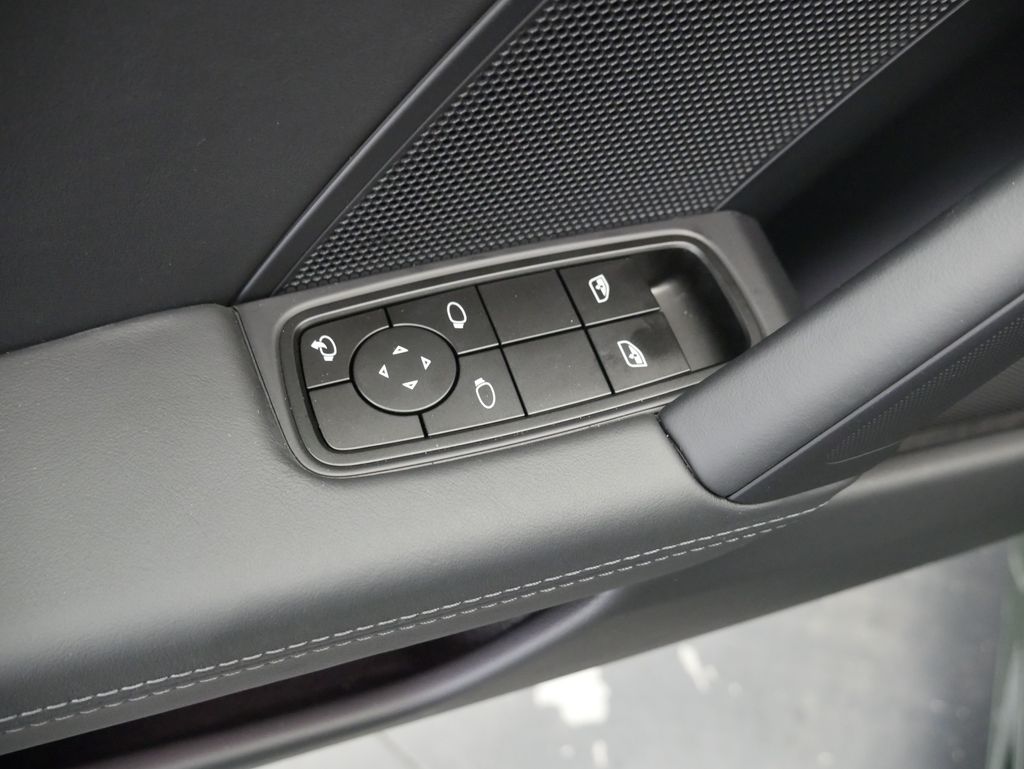 Thumbnail: 2026 Porsche 911 - 16