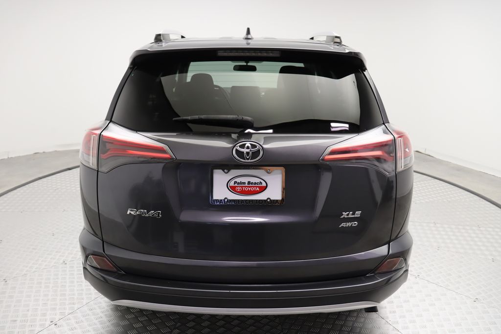 Thumbnail: 2016 Toyota RAV4 - 10