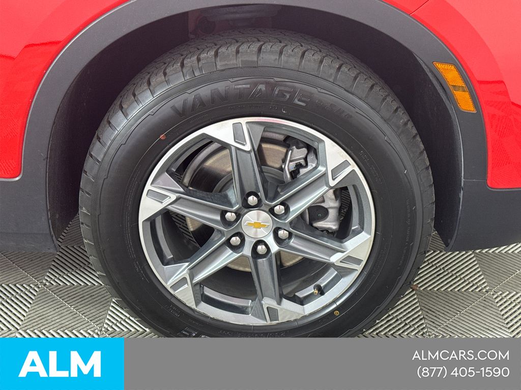 Used 2025 Orange Chevrolet LT image 15