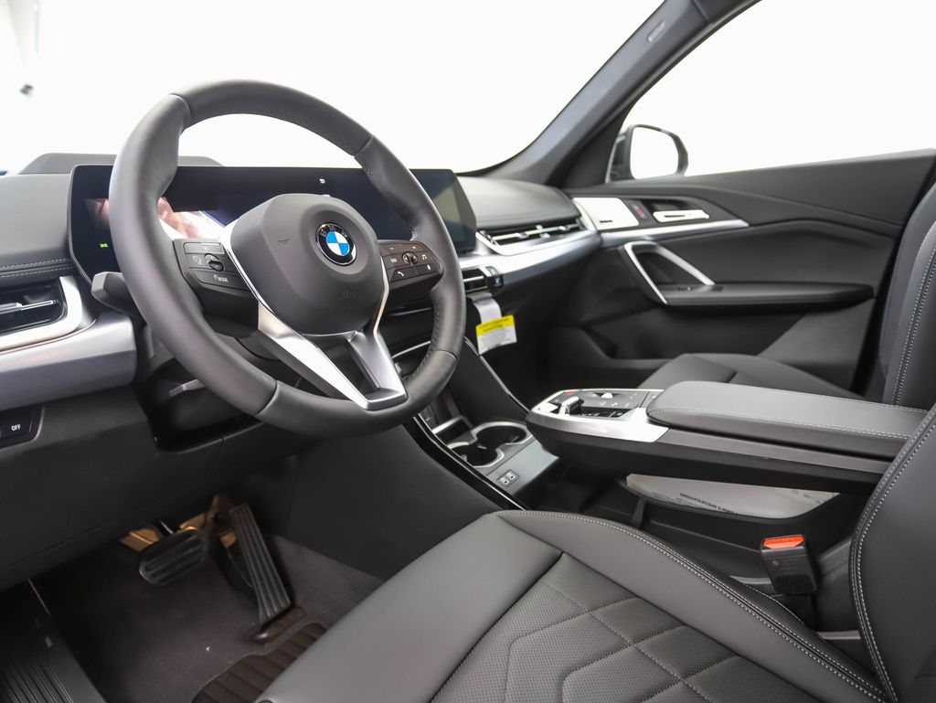 Thumbnail: 2025 BMW X1 - 10