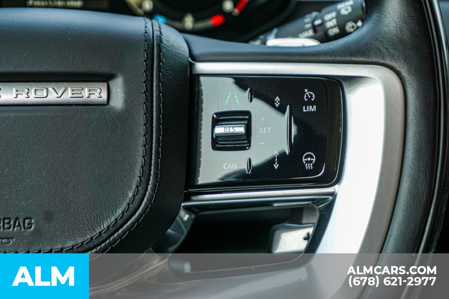Used 2024 White Land Rover SE image 29