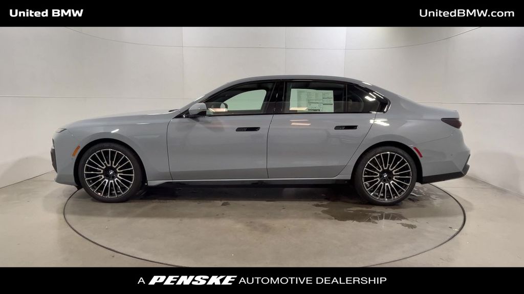 Thumbnail: 2026 BMW 7 Series - 5