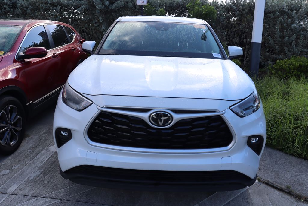 Thumbnail: 2023 Toyota Highlander - 5