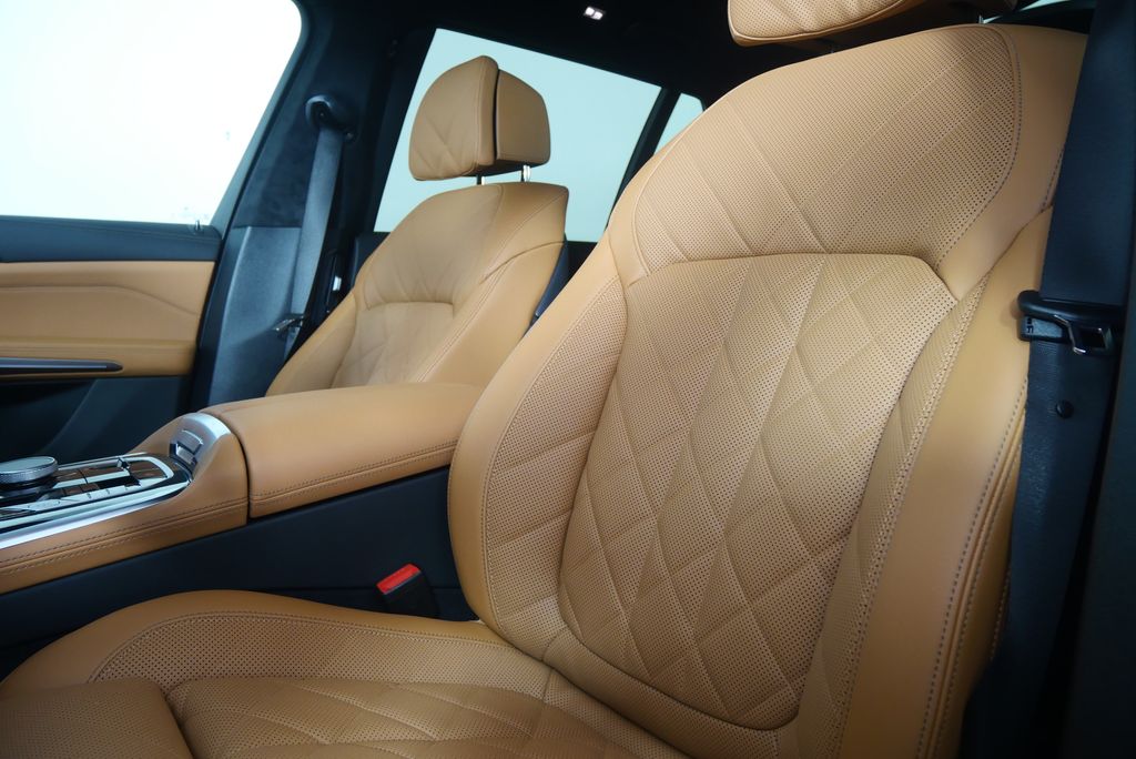 Thumbnail: 2027 BMW X7 - 10