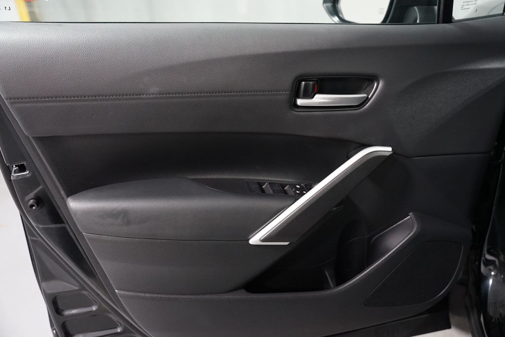 Thumbnail: 2025 Toyota Corolla Cross - 32