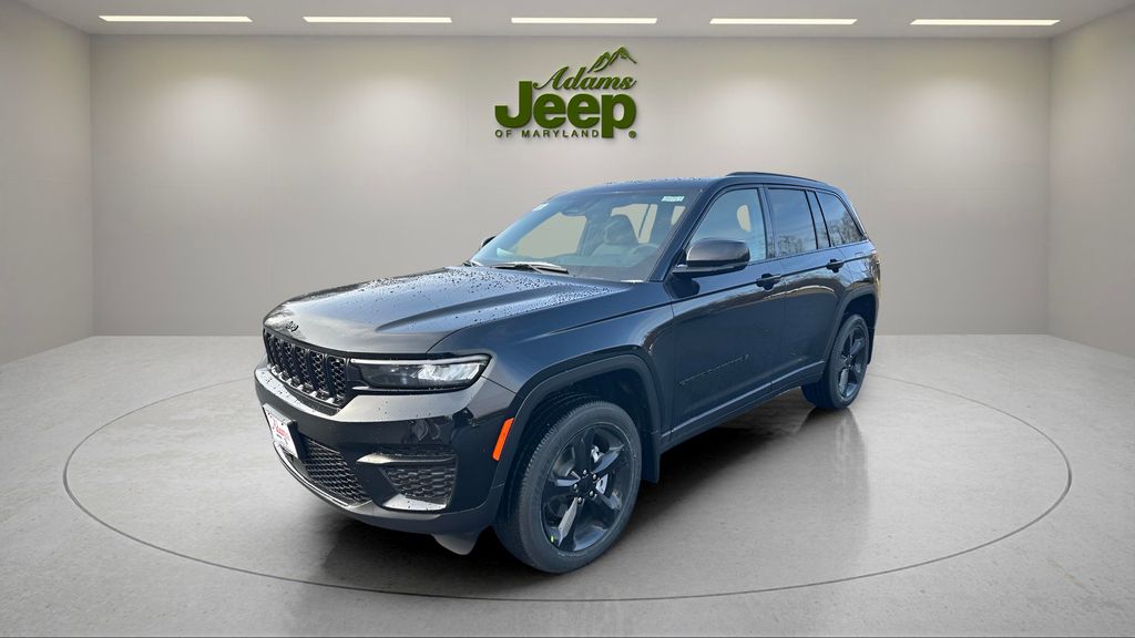 Diamond Black Crystal Pearlcoat 2025 Jeep Grand Cherokee SUV / Crossover Four-Wheel Drive 8-Speed Automatic