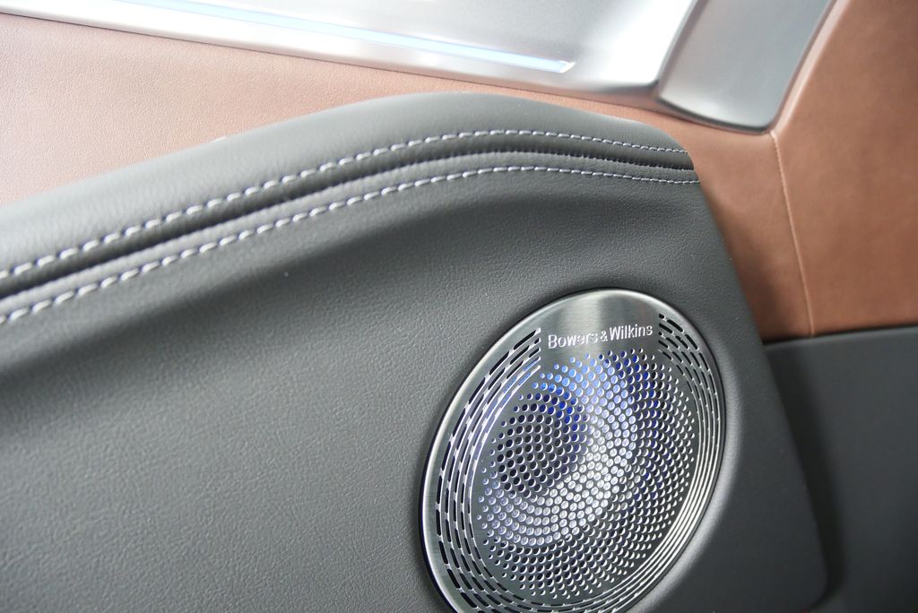 Thumbnail: 2026 BMW XM - 11