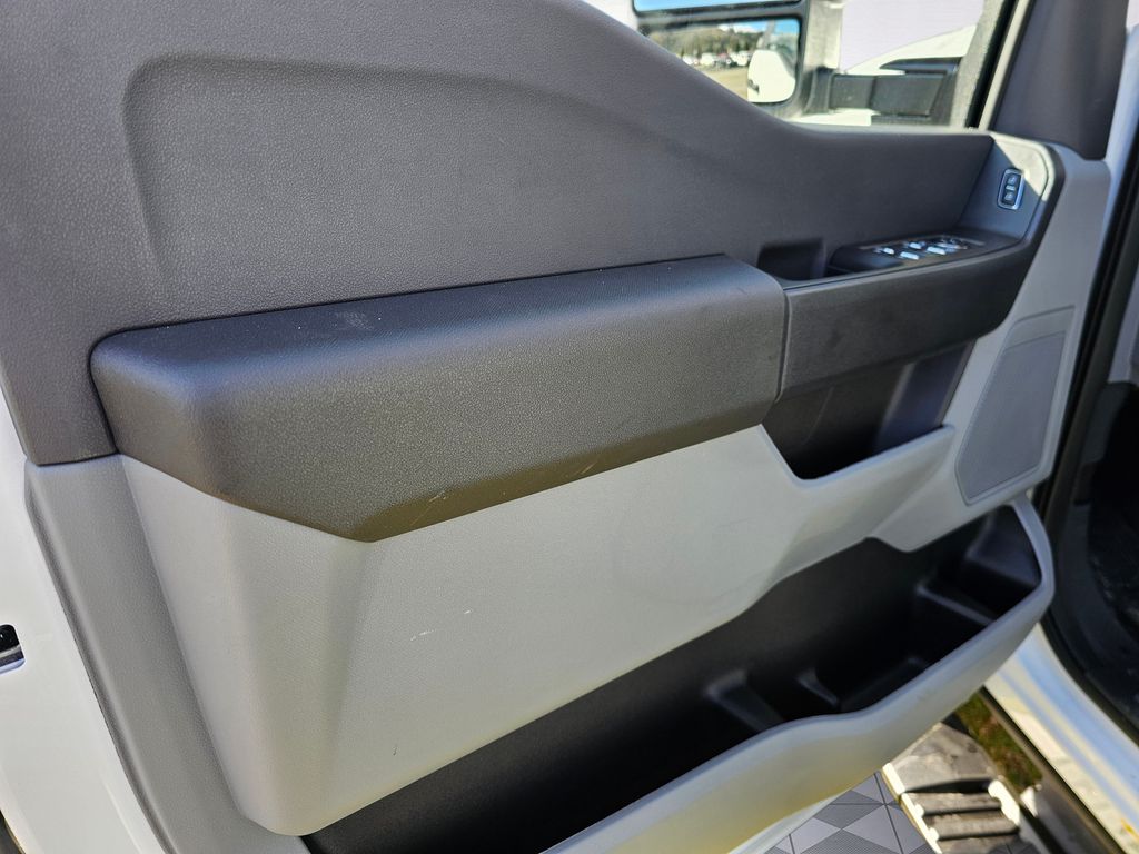 New 2026 White Ford XL image 17