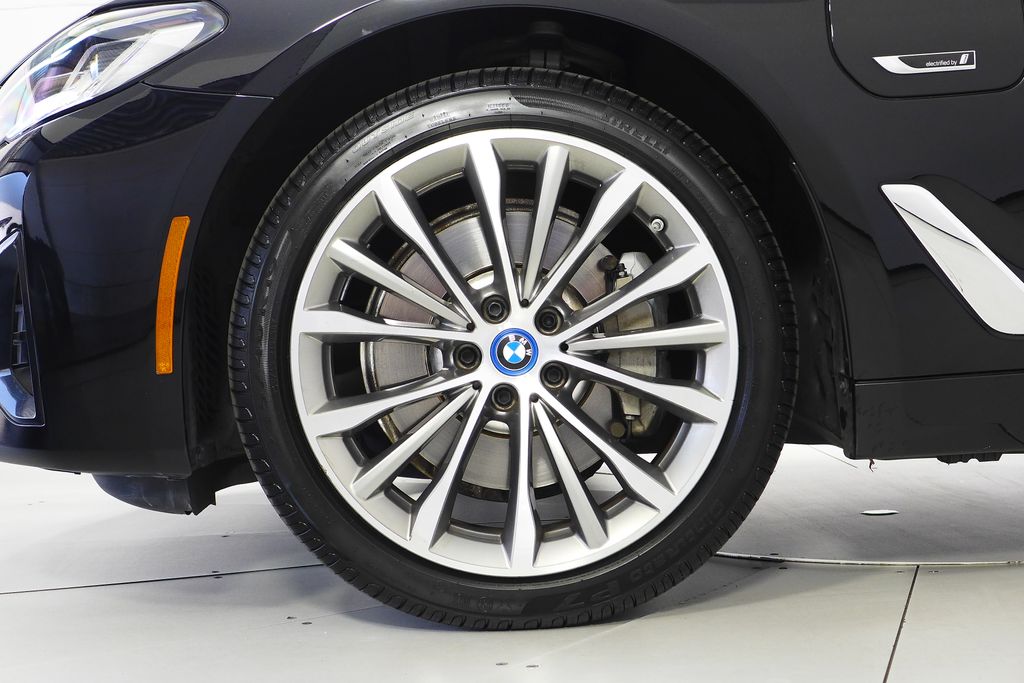 Thumbnail: 2022 BMW 5 Series - 5