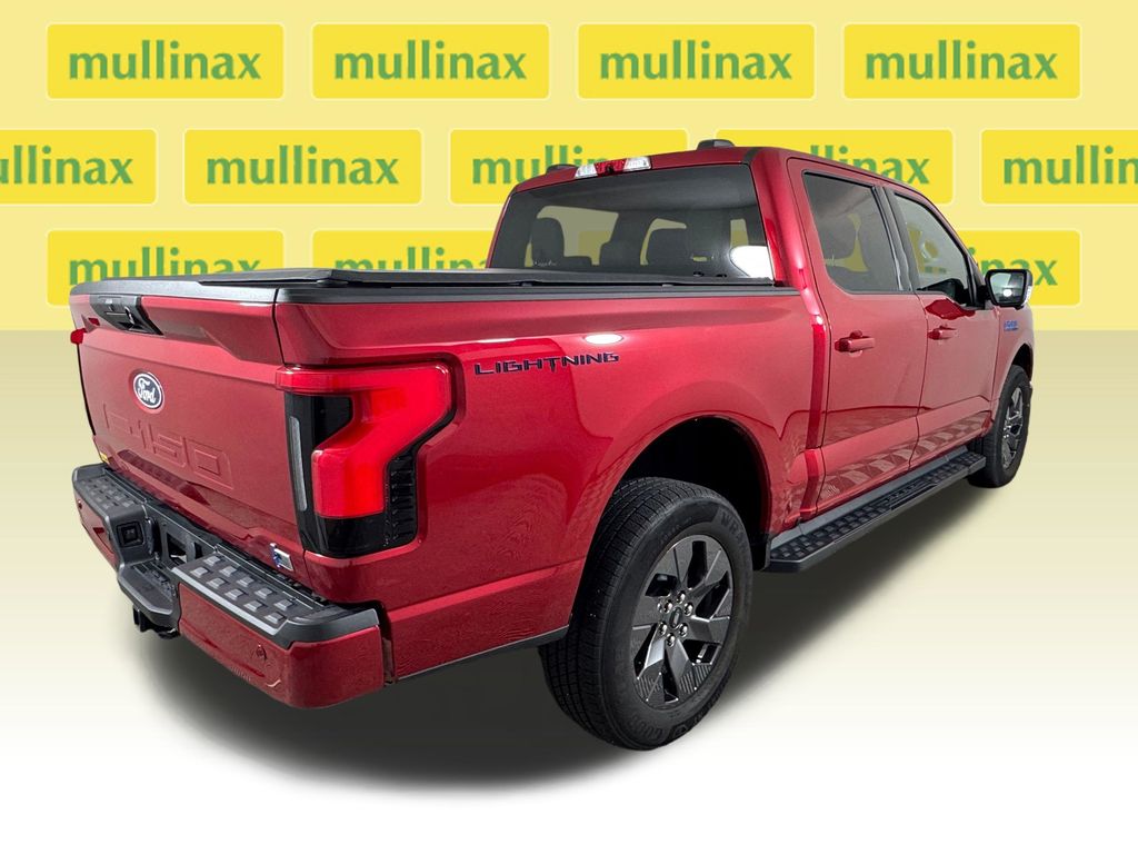 Certified Used 2025 Red Ford Flash image 4
