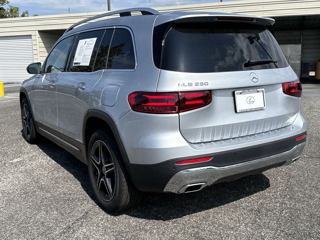 Thumbnail: 2026 Mercedes-Benz GLB - 10