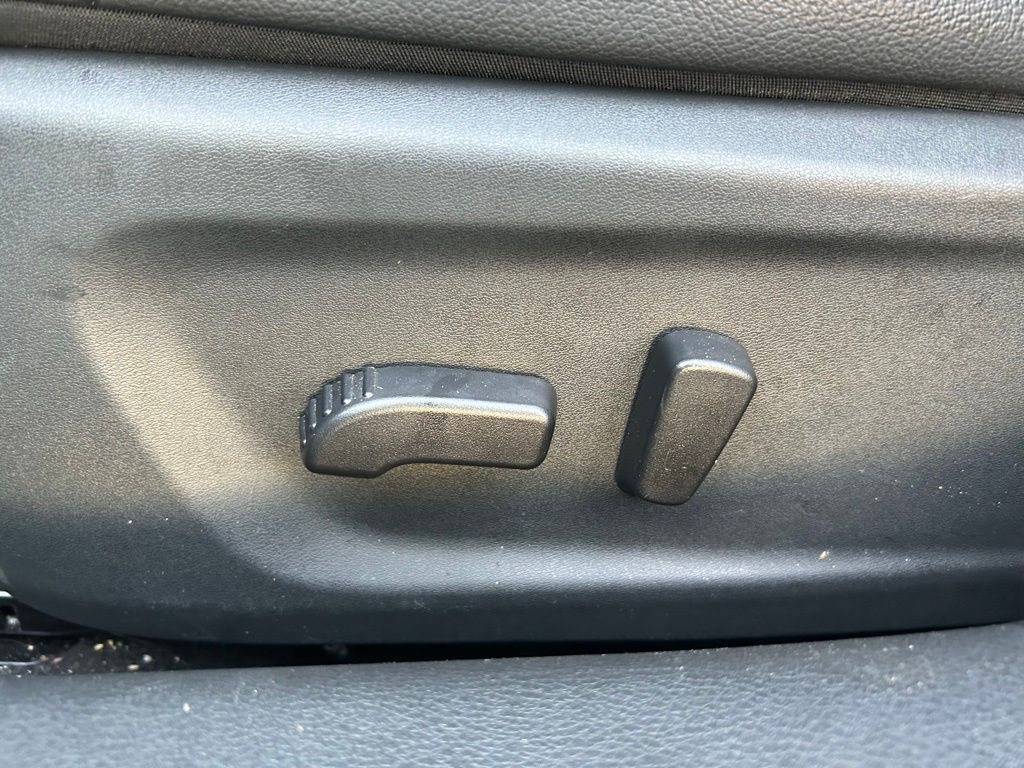 Thumbnail: 2020 Nissan Altima - 16