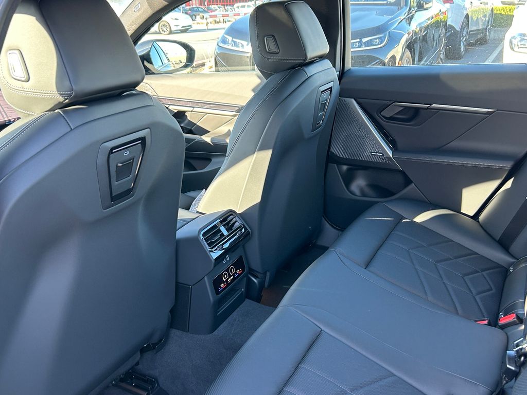 Thumbnail: 2026 BMW 5 Series - 31