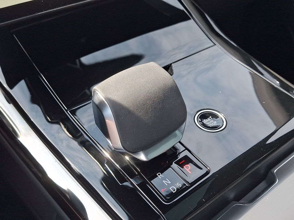 Thumbnail: 2024 Land Rover Range Rover Sport - 15