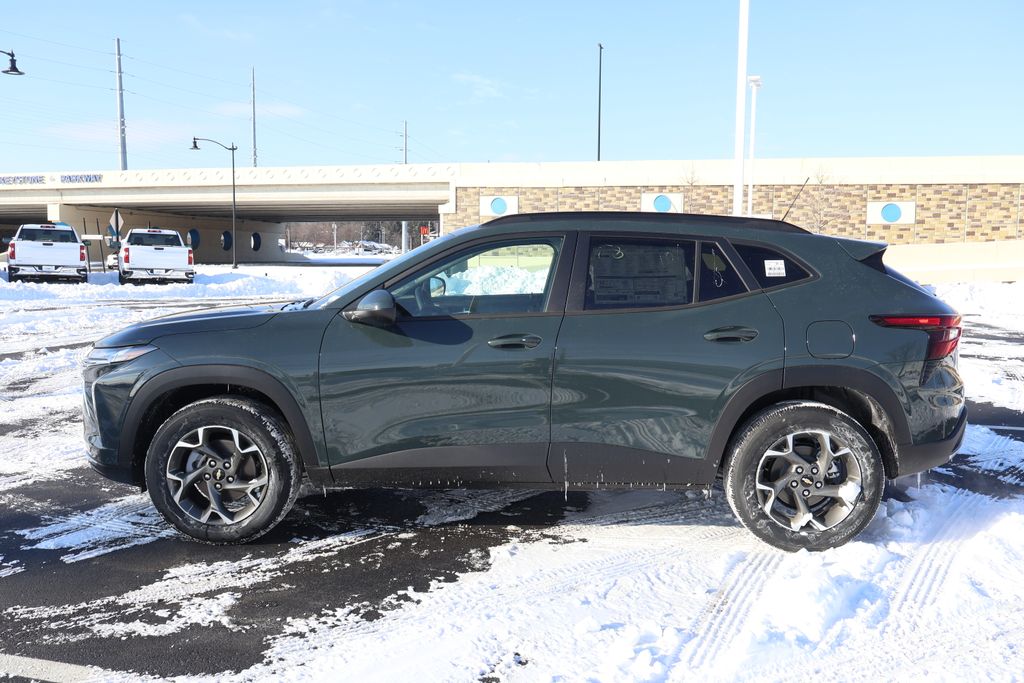 Thumbnail: 2026 Chevrolet Trax - 4