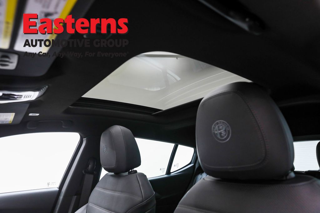 Used 2024 Green Alfa Romeo Veloce image 34
