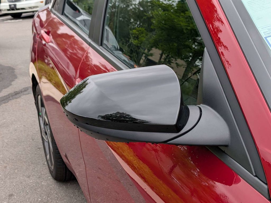 2025 Hyundai Elantra SEL - Photo 14