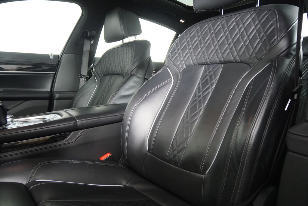 Thumbnail: 2022 BMW 7 Series - 11