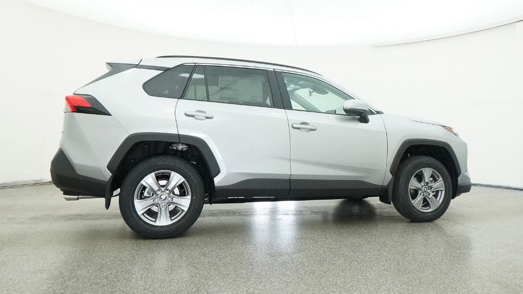 Thumbnail: 2025 Toyota RAV4 - 32