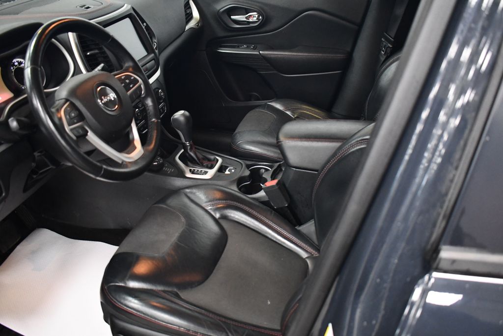 Thumbnail: 2016 Jeep Cherokee - 6
