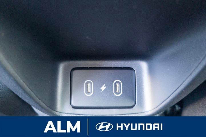 2025 Hyundai Elantra SE photo 19