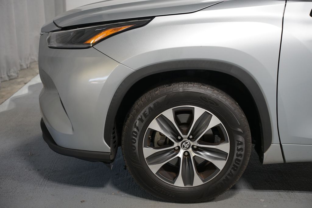 Thumbnail: 2021 Toyota Highlander - 5