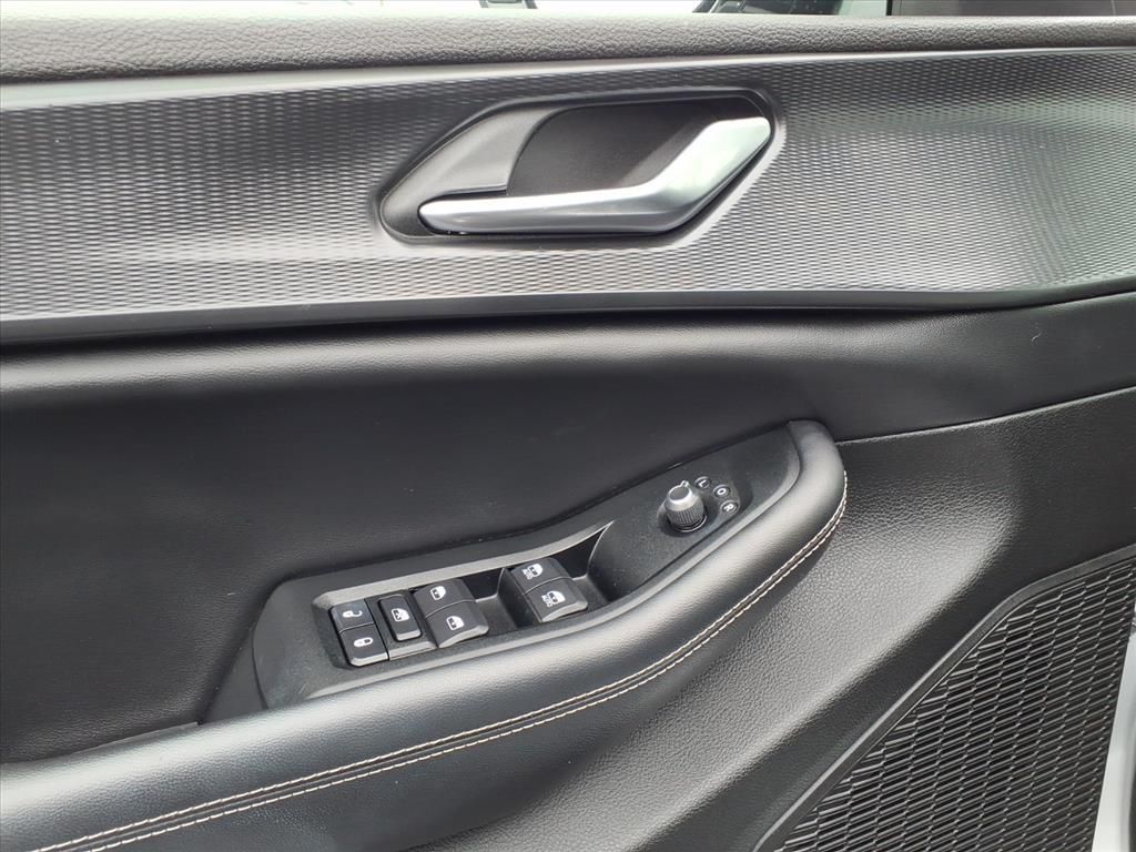 used 2023 Jeep Grand Cherokee car, priced at $32,900