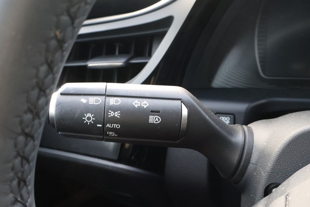 Thumbnail: 2022 Lexus ES - 18