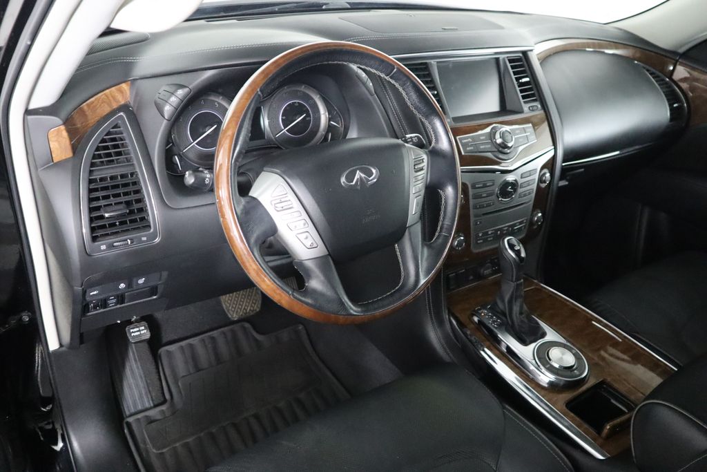 2019 INFINITI QX80 Luxe 9