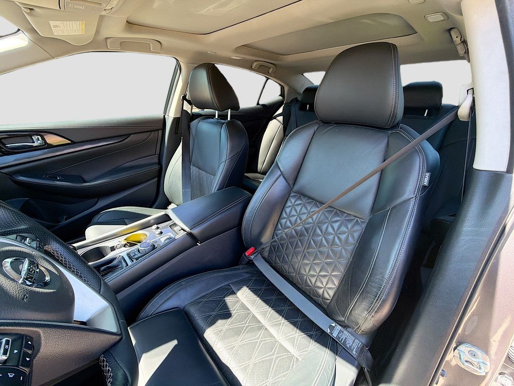Used 2023 Gray Nissan Platinum image 21