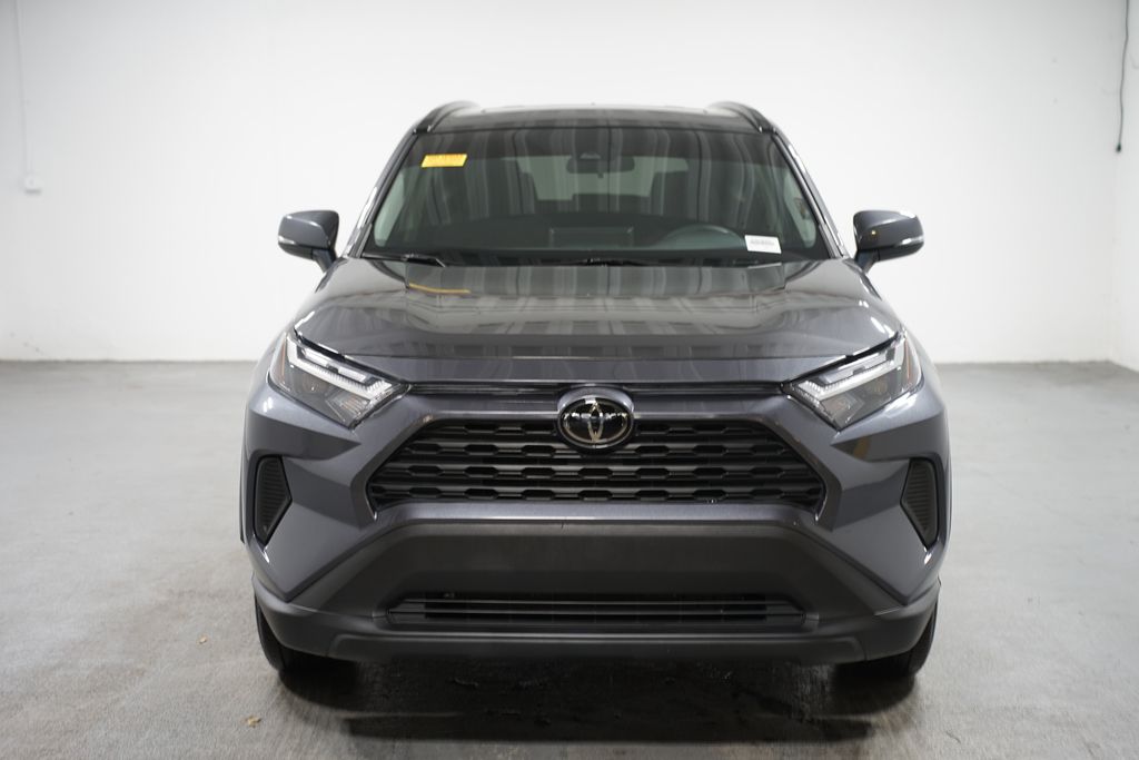 2023 Toyota RAV4 XLE 2