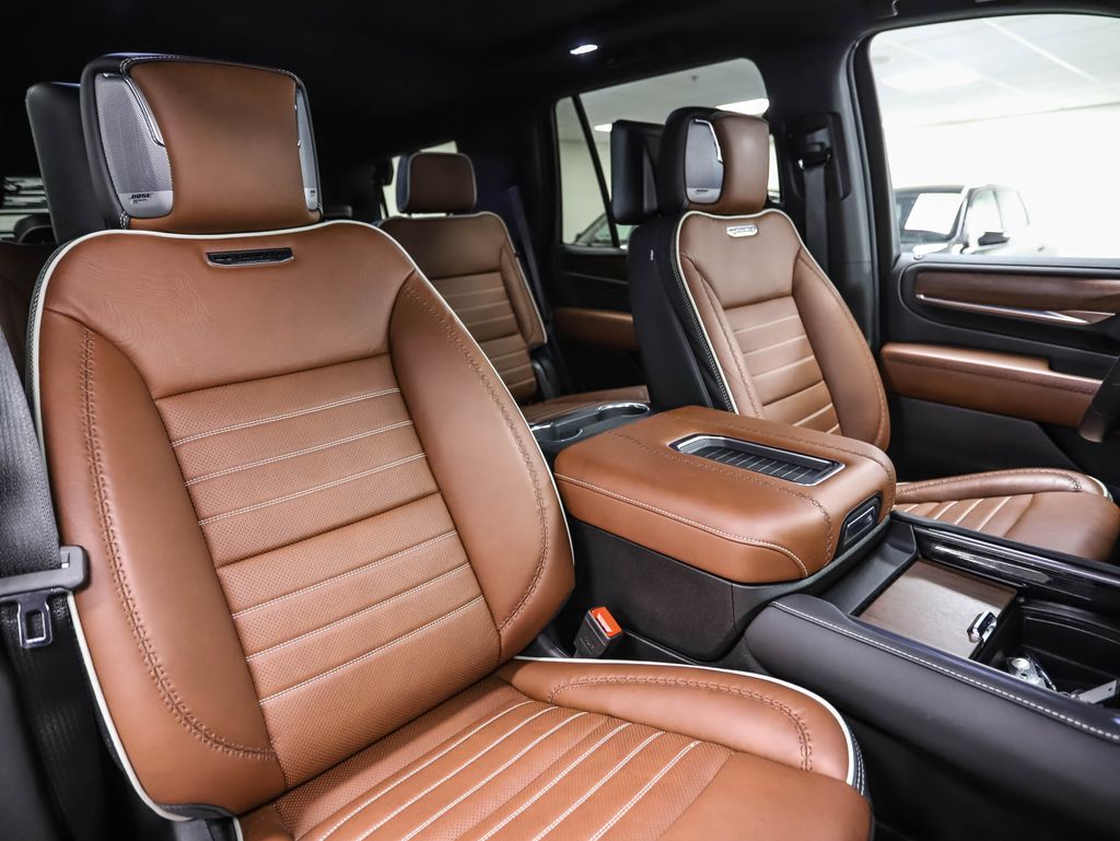 Thumbnail: 2024 GMC Yukon - 32