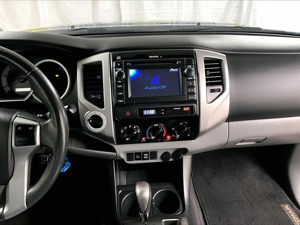 2013 Toyota Tacoma — photo 18
