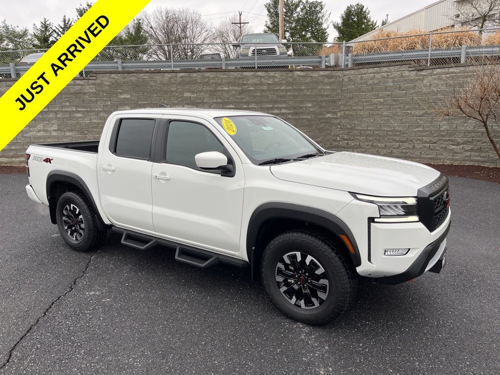 2024 Nissan Frontier PRO-4X Crew Cab 4WD