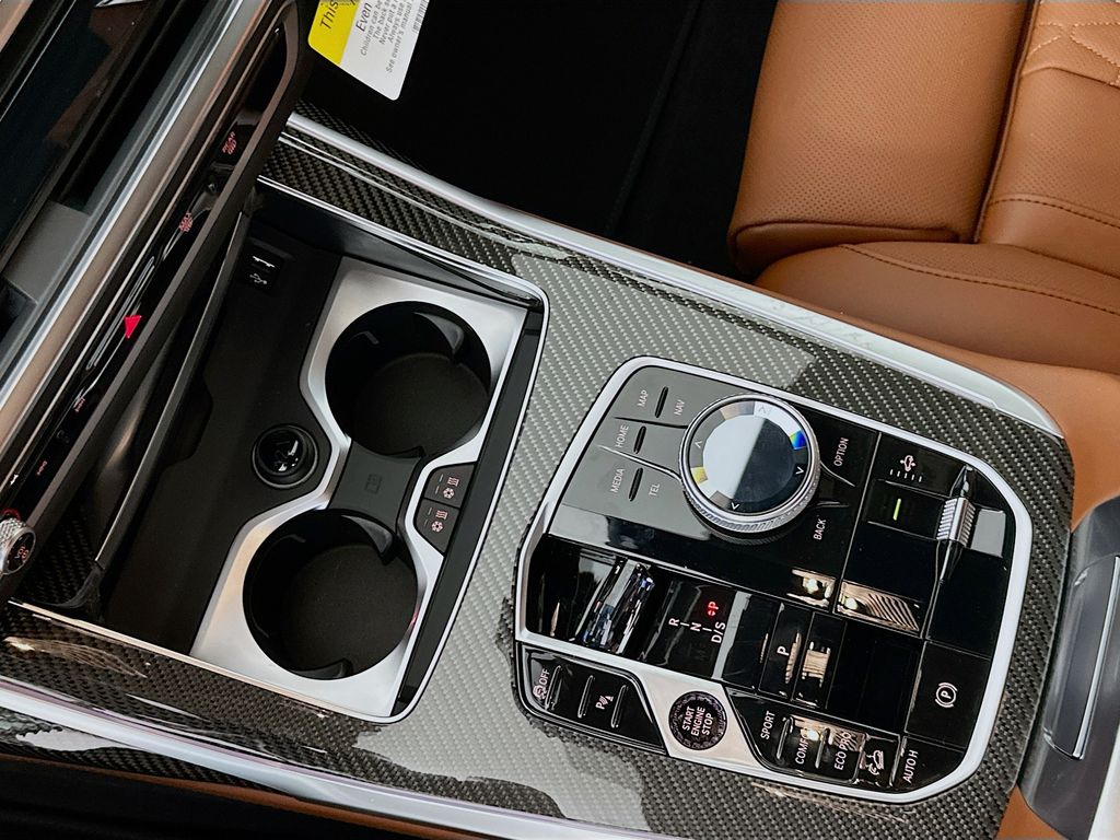 Thumbnail: 2026 BMW X7 - 15