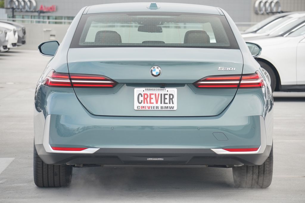 Thumbnail: 2025 BMW 5 Series - 6