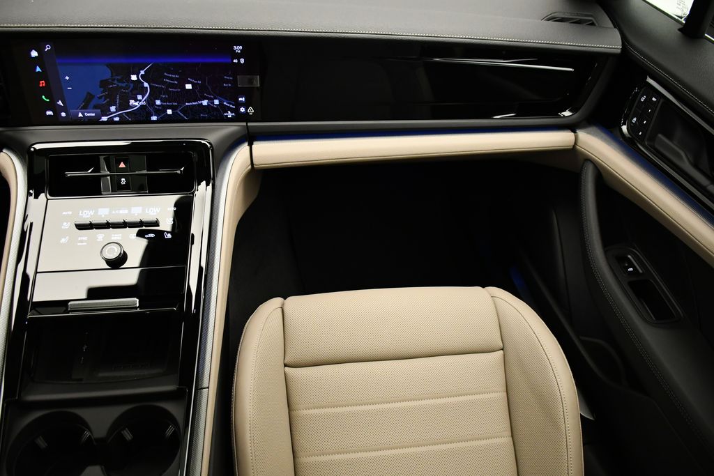 Thumbnail: 2025 Porsche Panamera - 23