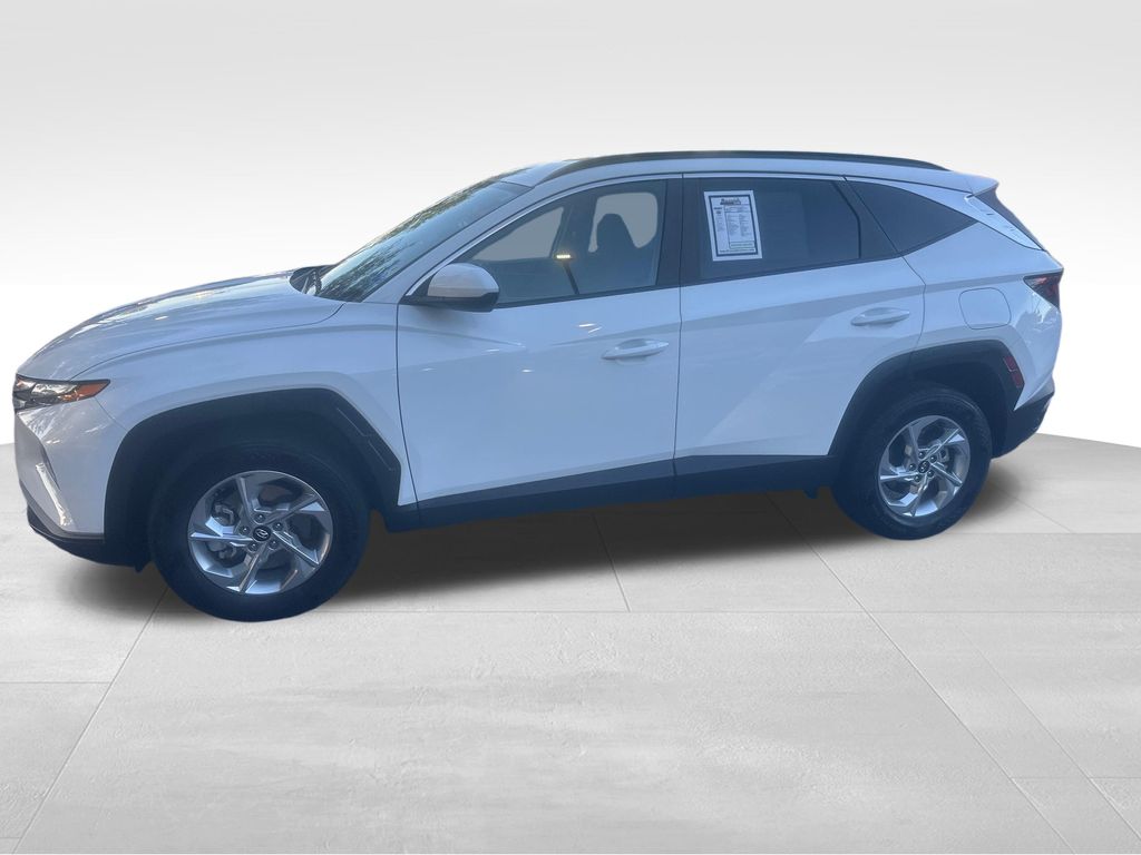 Used 2024 White Hyundai SEL image 3