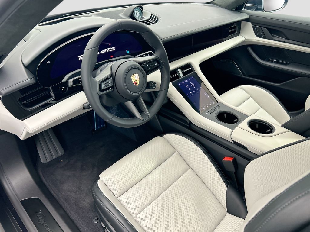 Thumbnail: 2026 Porsche Taycan - 4