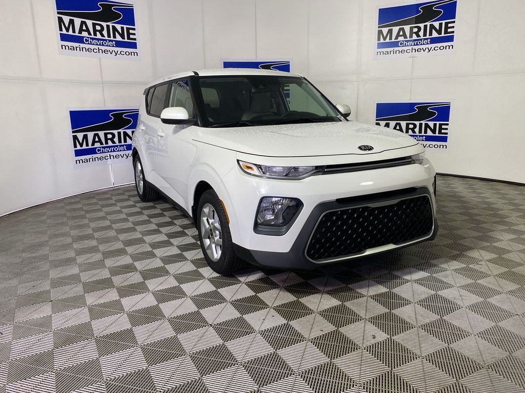 Snow White Pearl 2021 Kia Soul SUV / Crossover Front-Wheel Drive Continuously Variable Transmission