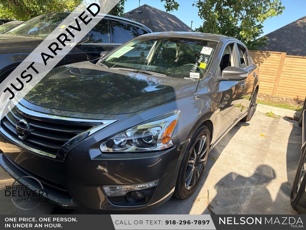2015 Nissan Altima's photo