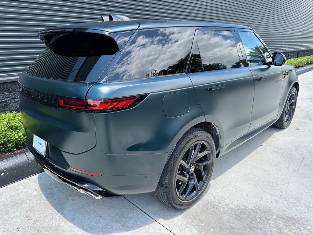 Thumbnail: 2025 Land Rover Range Rover Sport - 9